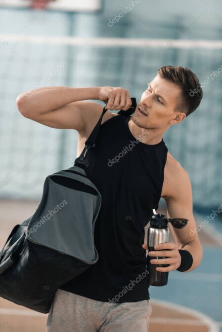 Sporttasche mit Nassfach und Seitenfächern